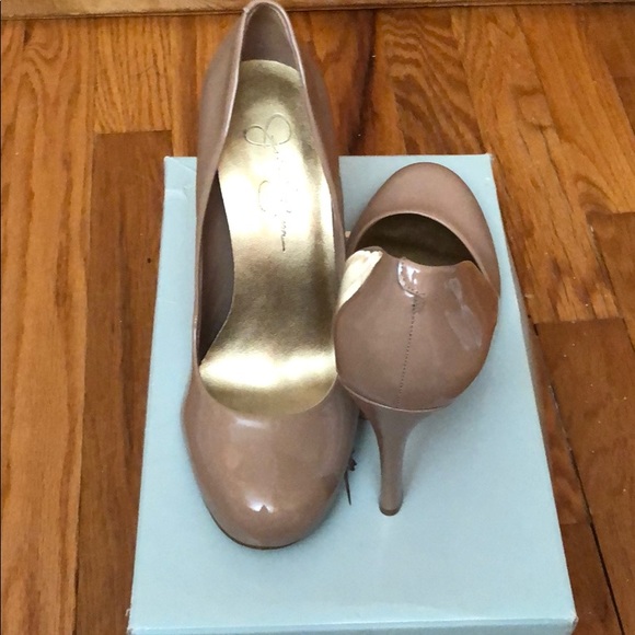 To small on tried to wear twice! - Picture 2 of 3